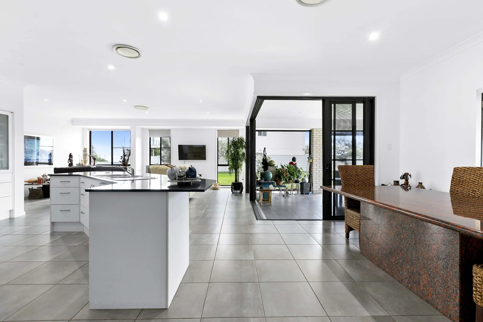 5 Hummock View Drive, Craignish QLD 4655 photo 5