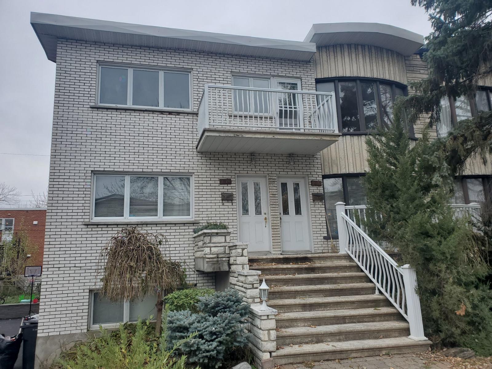 2377 Rue Bourgoin
