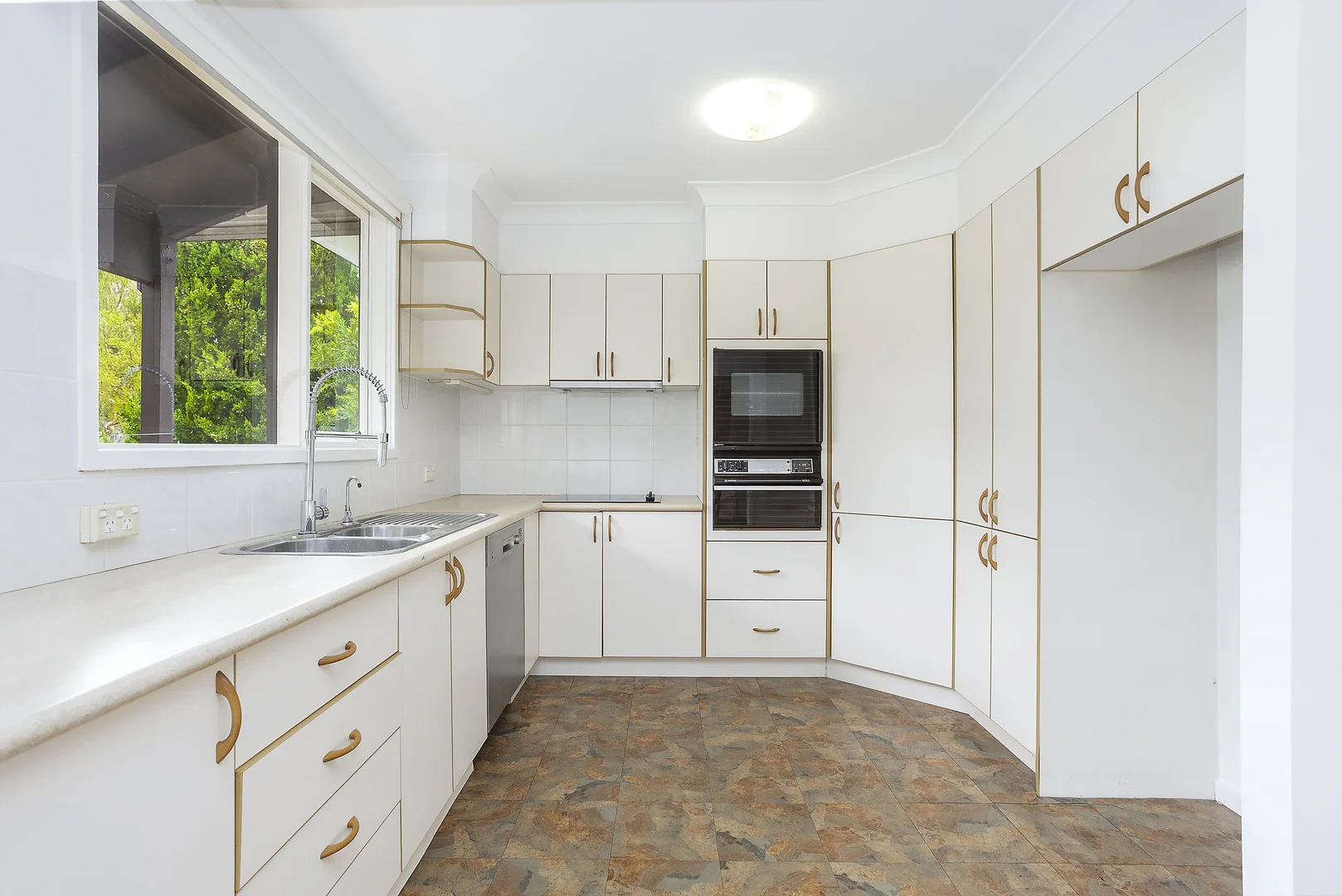 Additional image 2 of 37 King Street, Heathcote NSW 2233