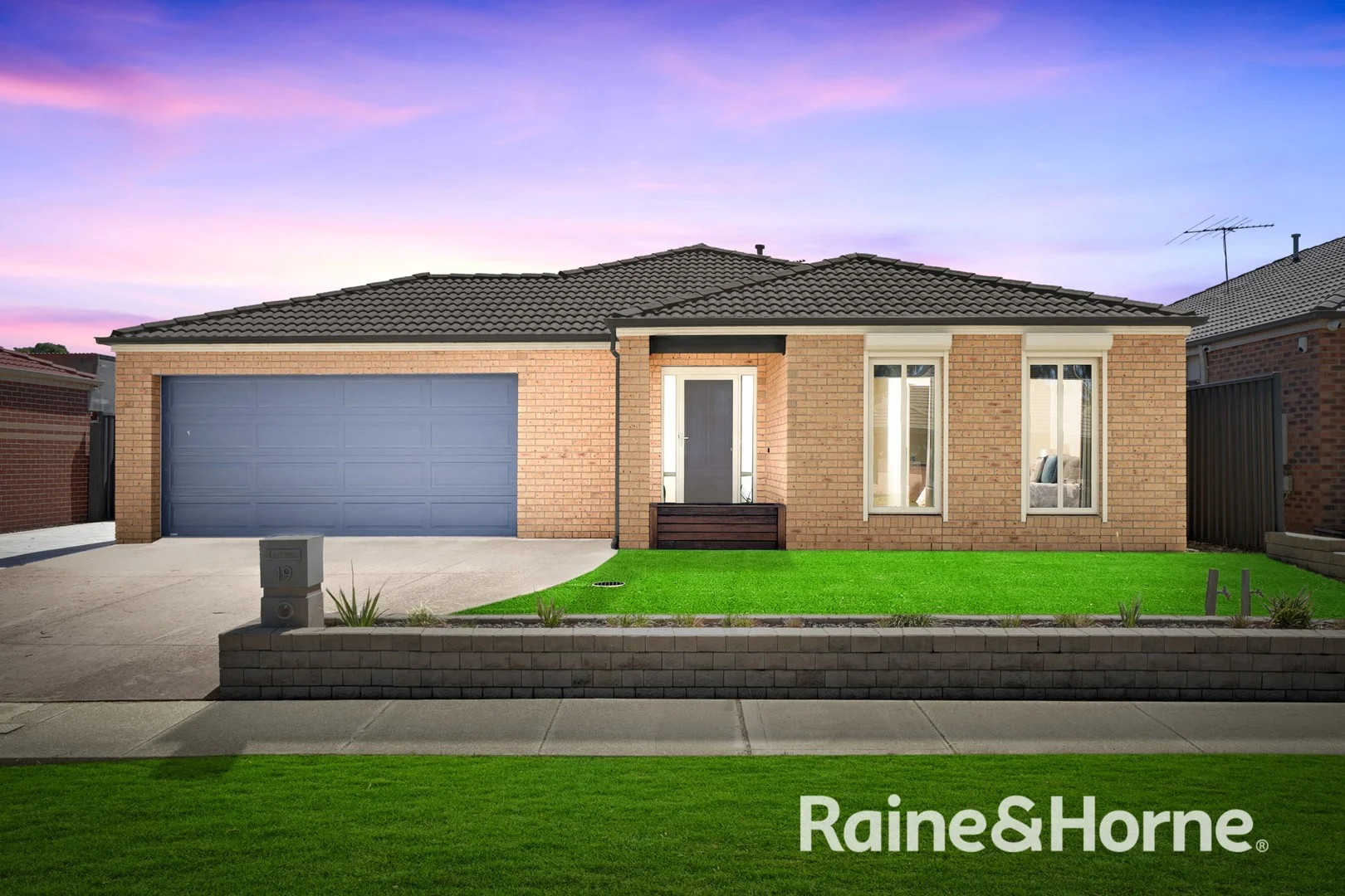 19 Weavers Street, Manor Lakes VIC 3024