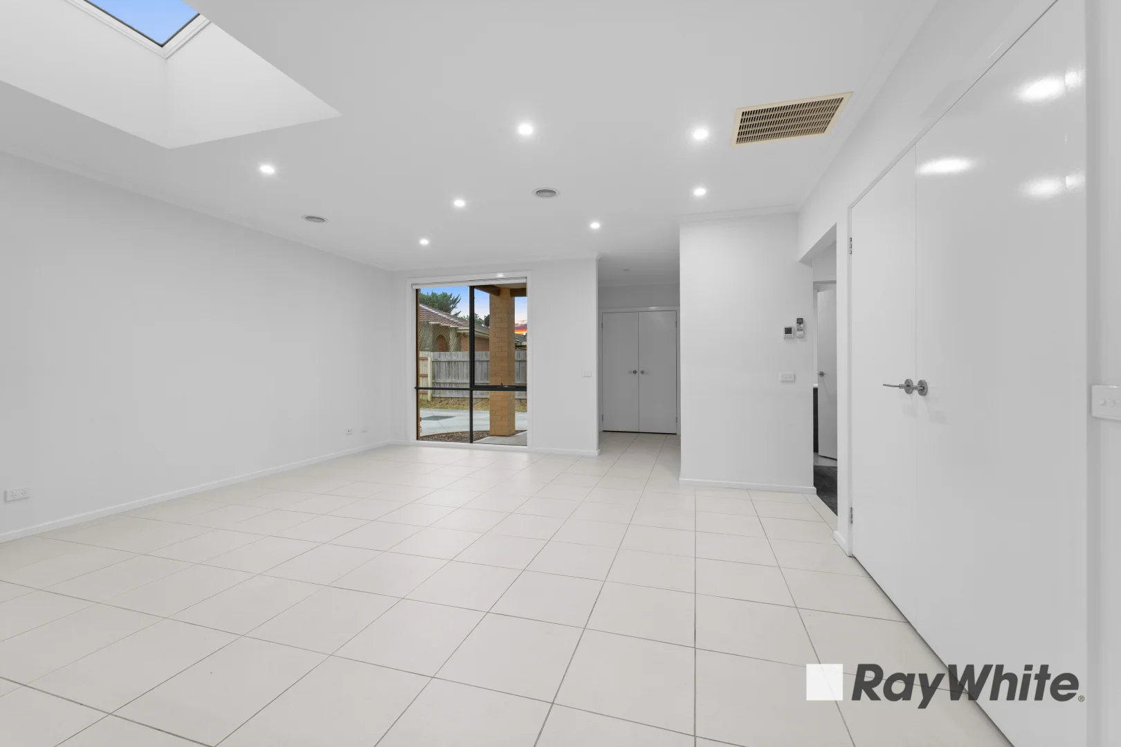 Additional image 7 of 2/82 Prospect Hill Road, Narre Warren VIC 3805