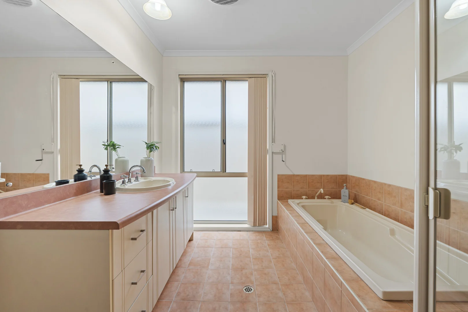 Additional image 13 of 8 Kings Hill Circuit, Onkaparinga Hills SA 5163