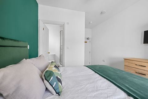 Grand Parade, Plymouth PL1, Room to rent