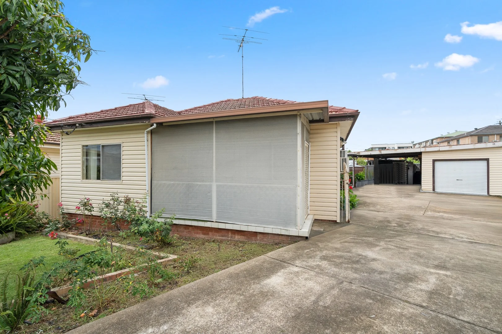 3 Slender Avenue, Smithfield NSW 2164 photo 2