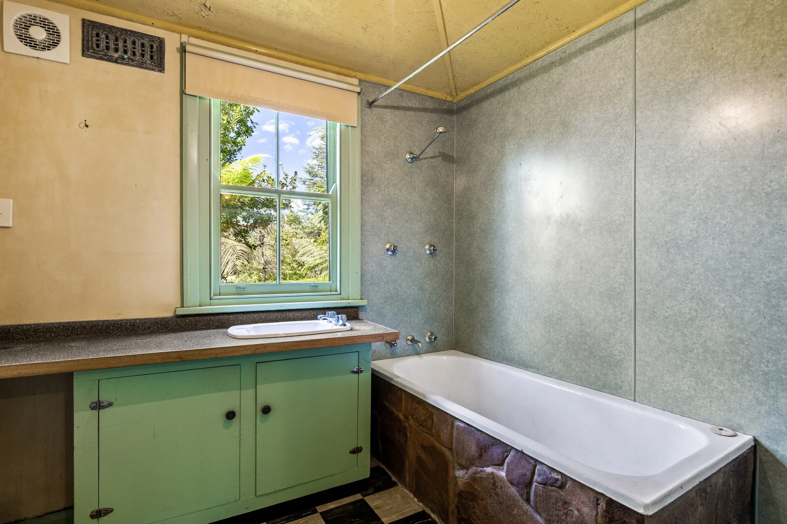 Additional image 11 of 44 Armstrong Street, Wentworth Falls NSW 2782