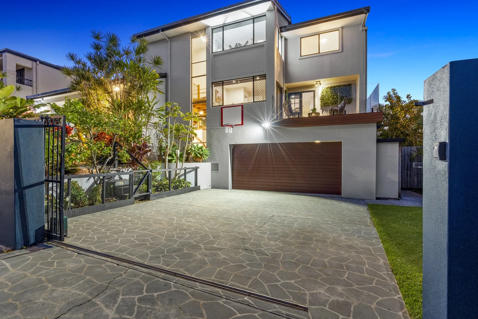 Additional image 2 of 15 Kula Close, Benowa QLD 4217