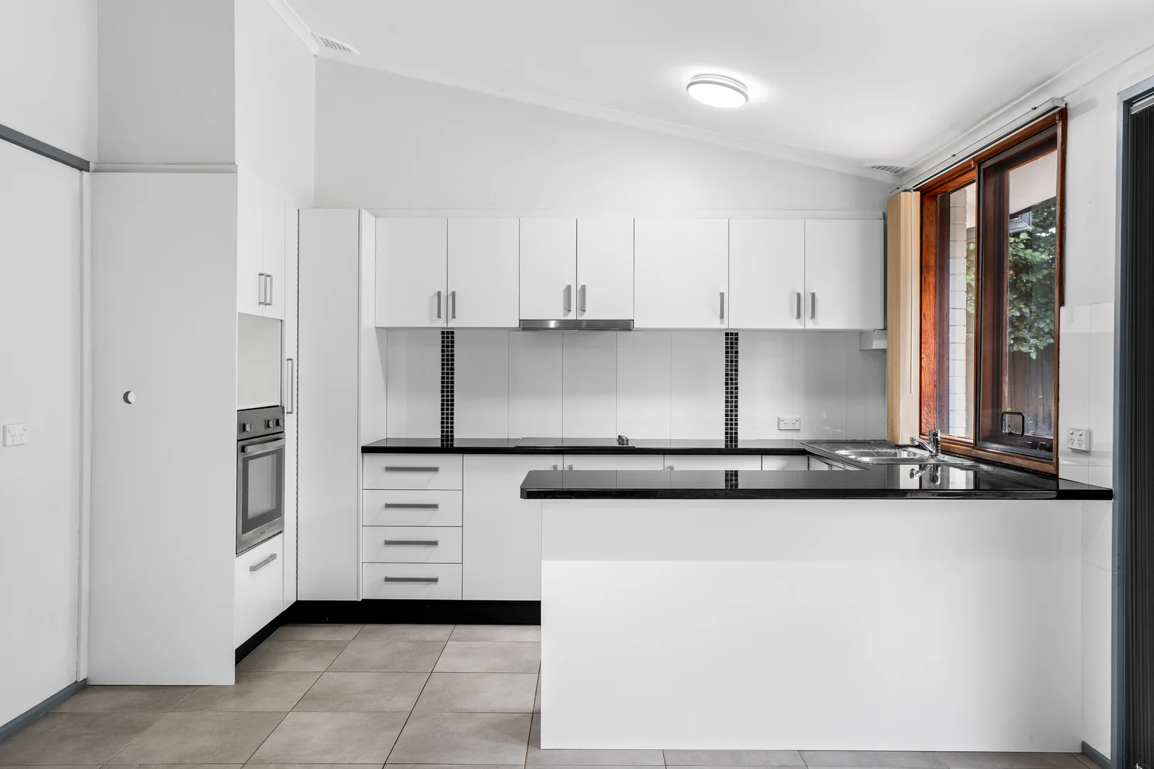 43 Robert Street, Penrith NSW 2750 photo 2