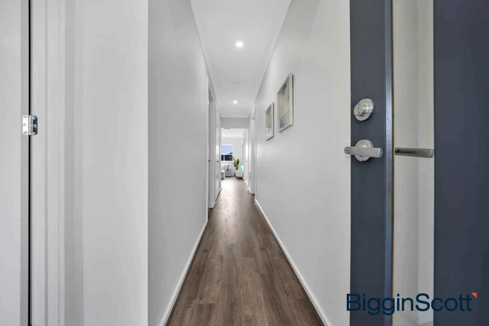 21 Hairpin Drive, Tarneit VIC 3029 photo 2