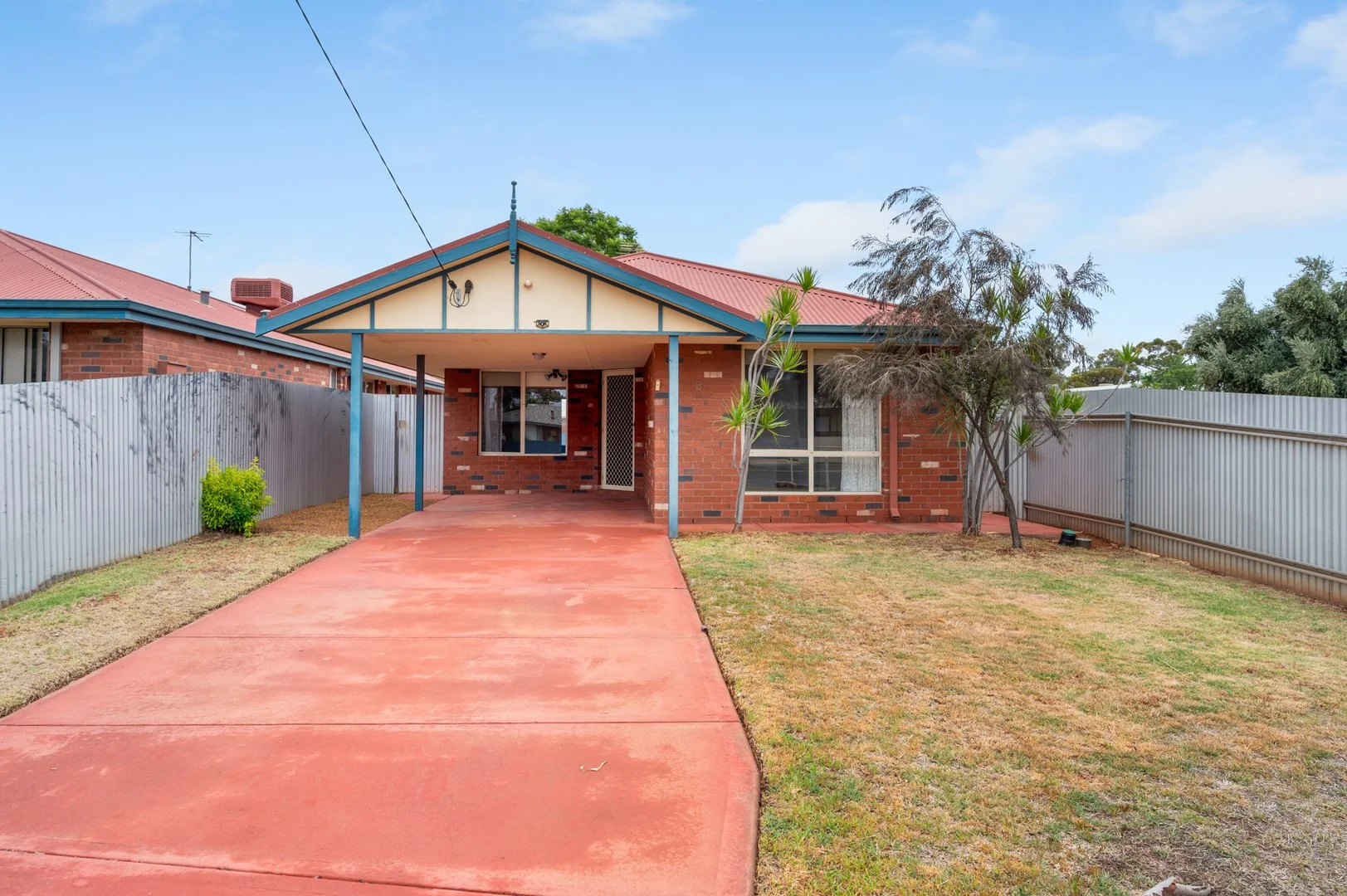 16B Lyall Street, Lamington WA 6430