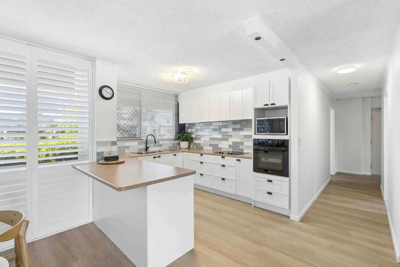 Additional image 3 of 2/130 Marine Parade, Coolangatta QLD 4225