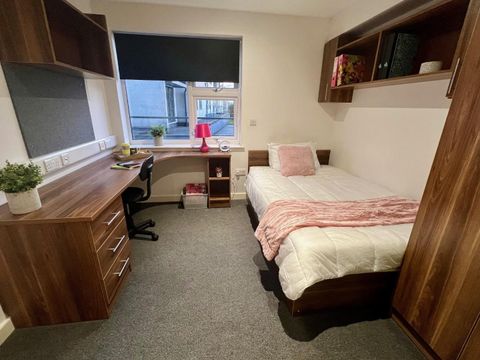 Flat 2, Plymbridge Lane, Derriford, Plymouth (2) PL6