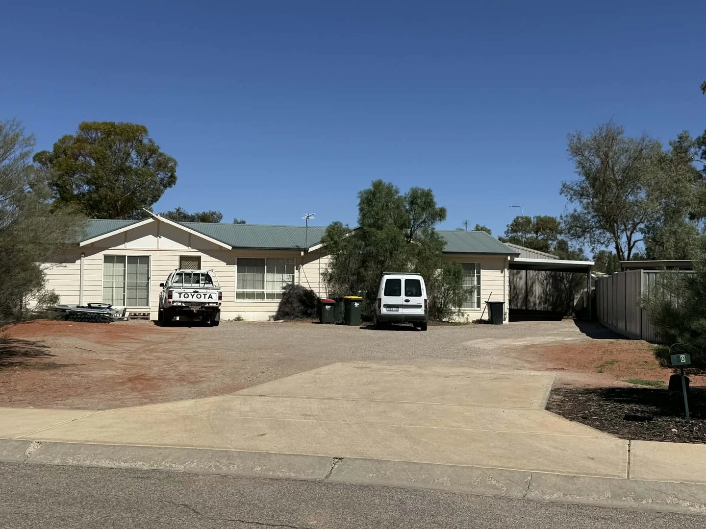 10 Kennebery Cres, Roxby Downs SA 5725