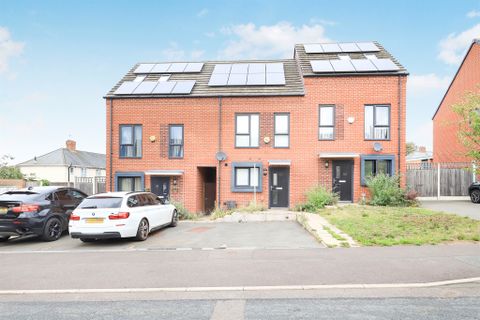 Fifth Avenue, Low Hill, Wolverhampton WV10