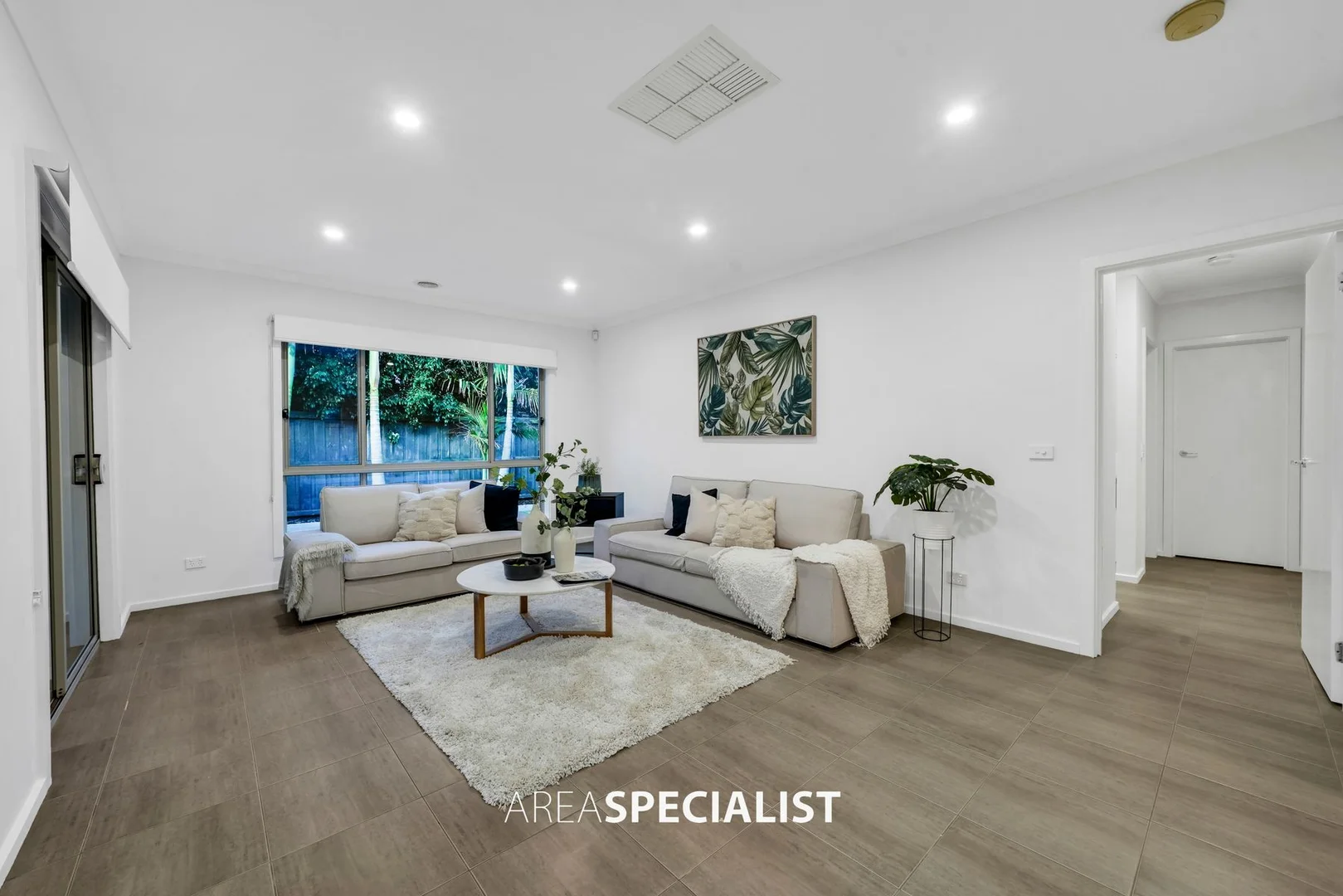 Additional image 8 of 33 John Russell Road, Cranbourne West VIC 3977