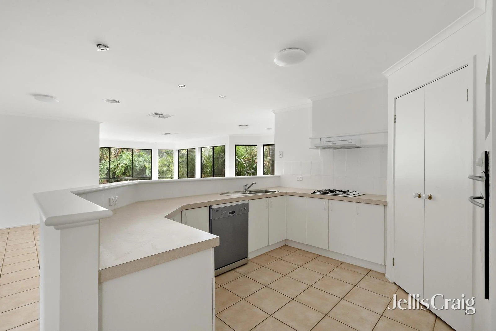 46 Panorama Drive, Hillside VIC 3037 photo 4