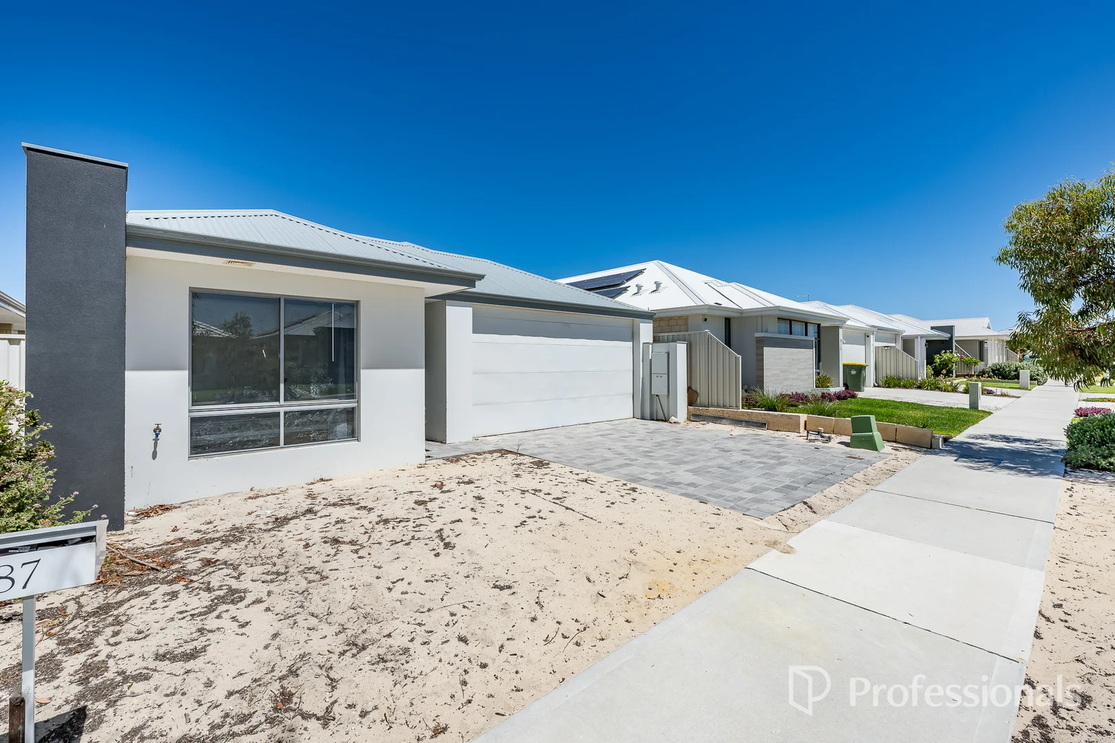 87 Barrelman Circuit, Alkimos WA 6038 photo 3