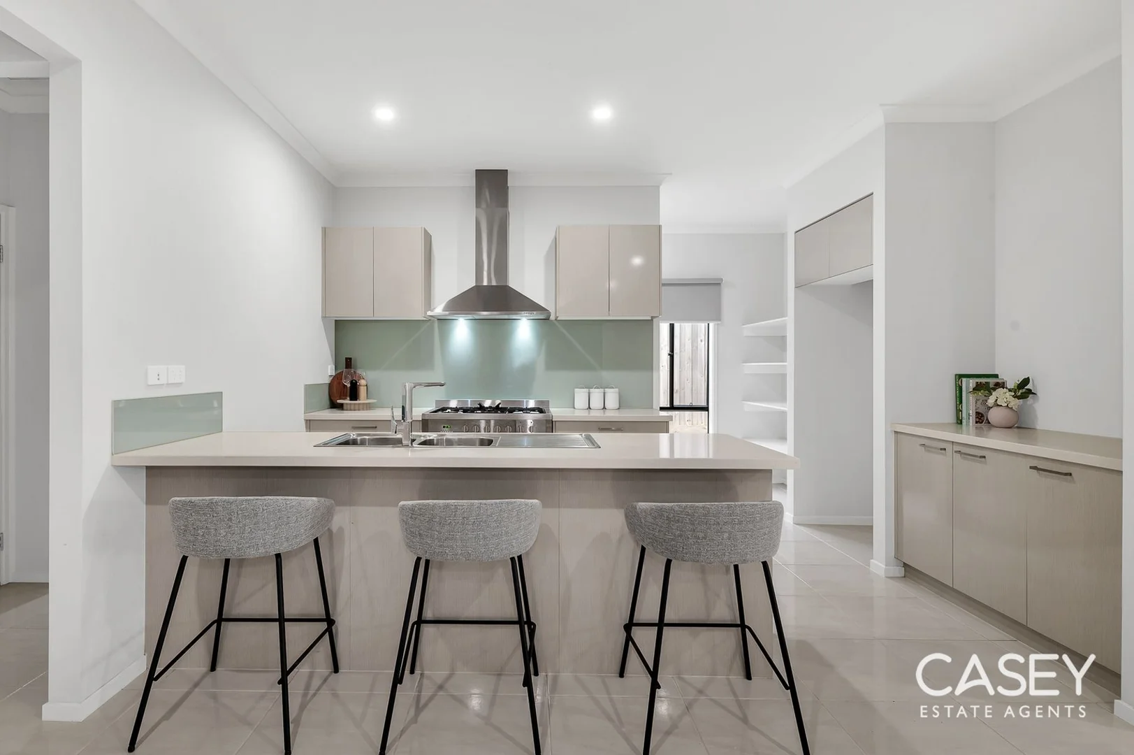 10 Denton Drive, Warragul VIC 3820 photo 5