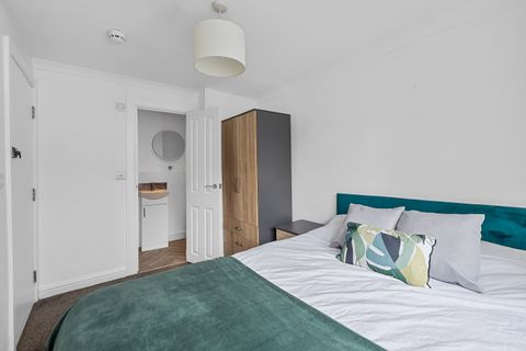 St. James Place West, Plymouth PL1, Room to rent
