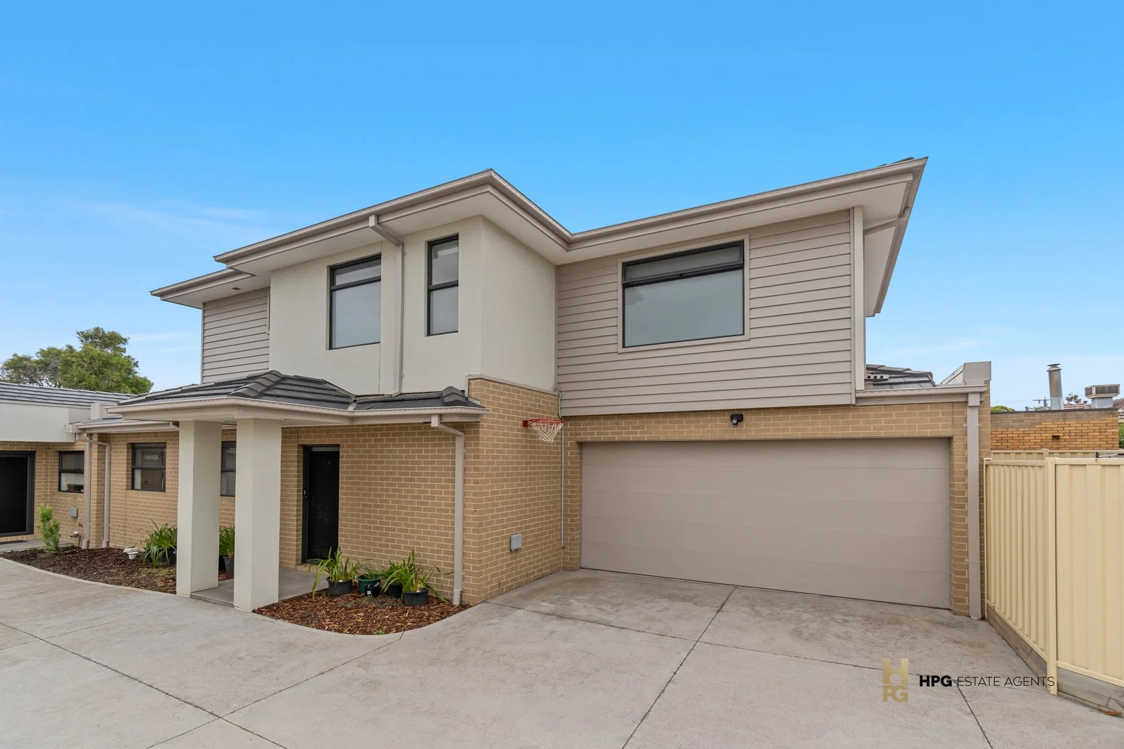 2/33 Eumarella Street, Tullamarine VIC 3043