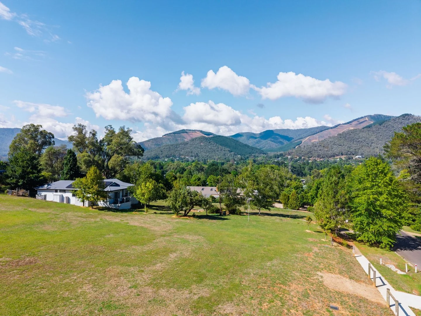30 Mount Porepunkah Road, Bright VIC 3741