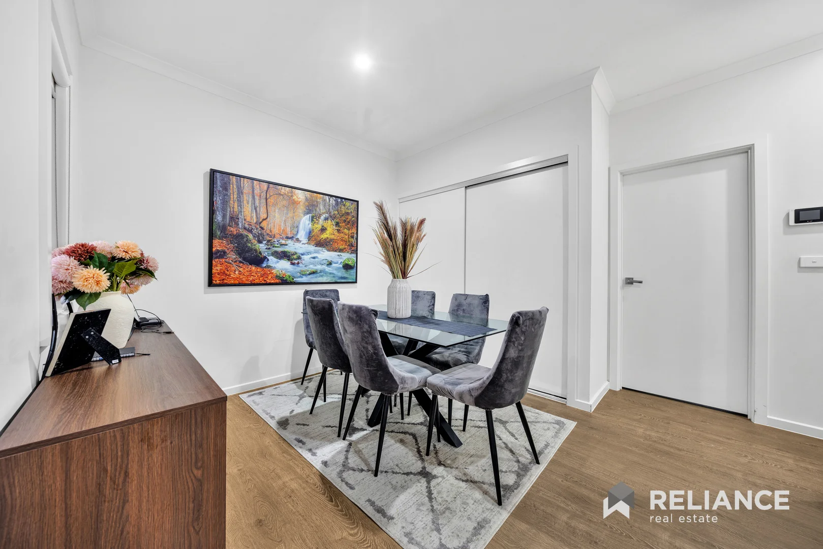 2/6 Greenleaf Circuit, Tarneit VIC 3029 photo 4
