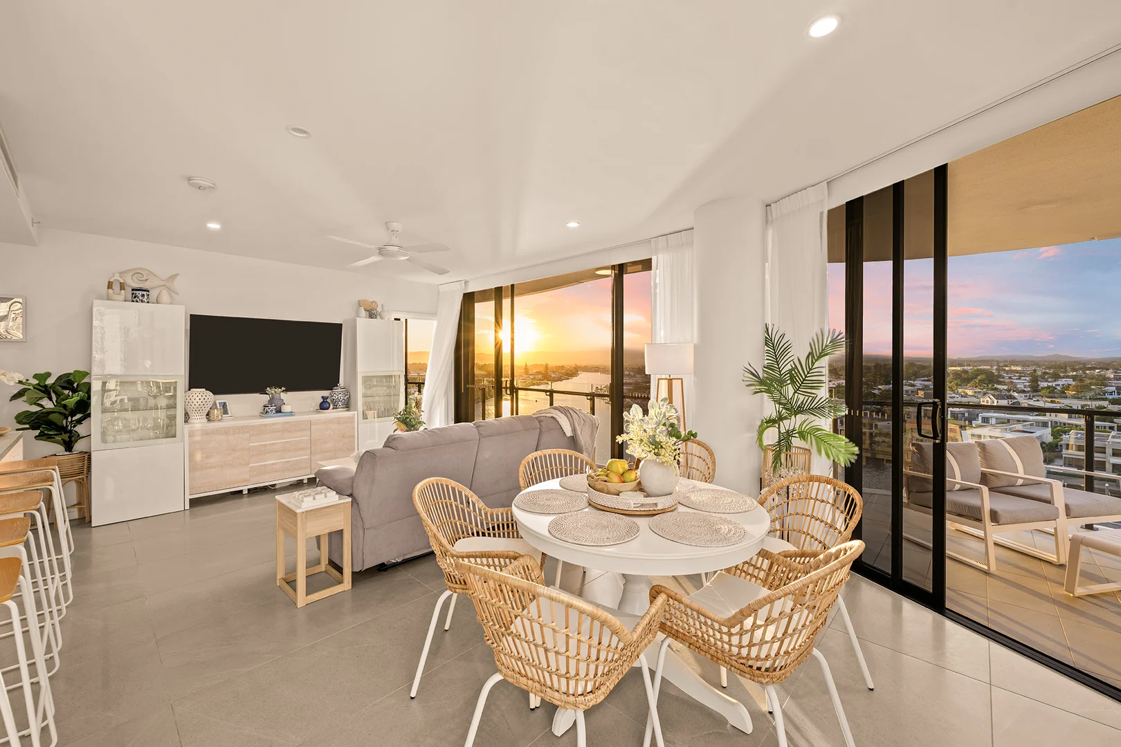 Additional image 9 of 906/15-17 Cannes Avenue, Surfers Paradise QLD 4217