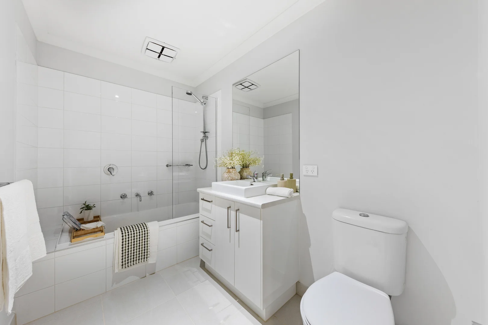 Additional image 16 of 37 Lakeside Boulevard, Pakenham VIC 3810