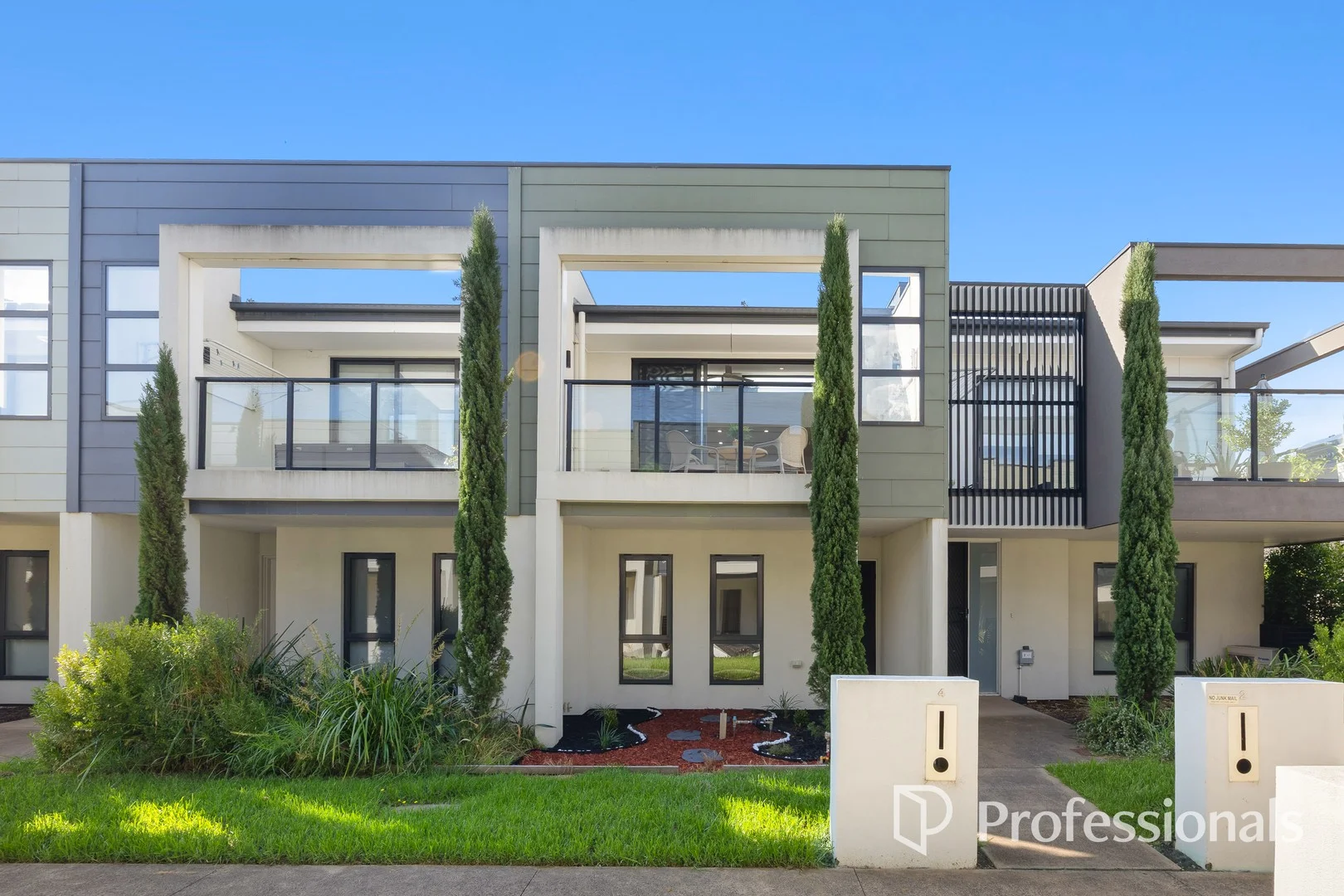 4 Sullivans Walk, Keysborough VIC 3173