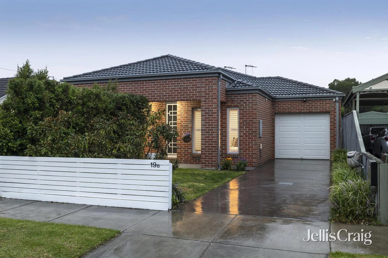 19B Apex Avenue, Hampton East VIC 3188
