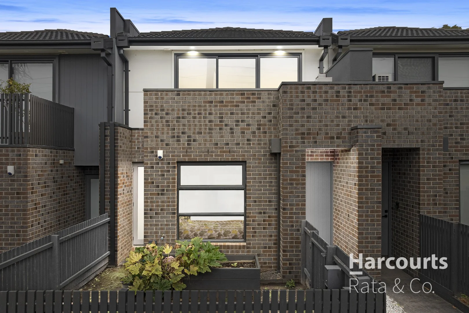 7 Leaflove Walk, South Morang VIC 3752