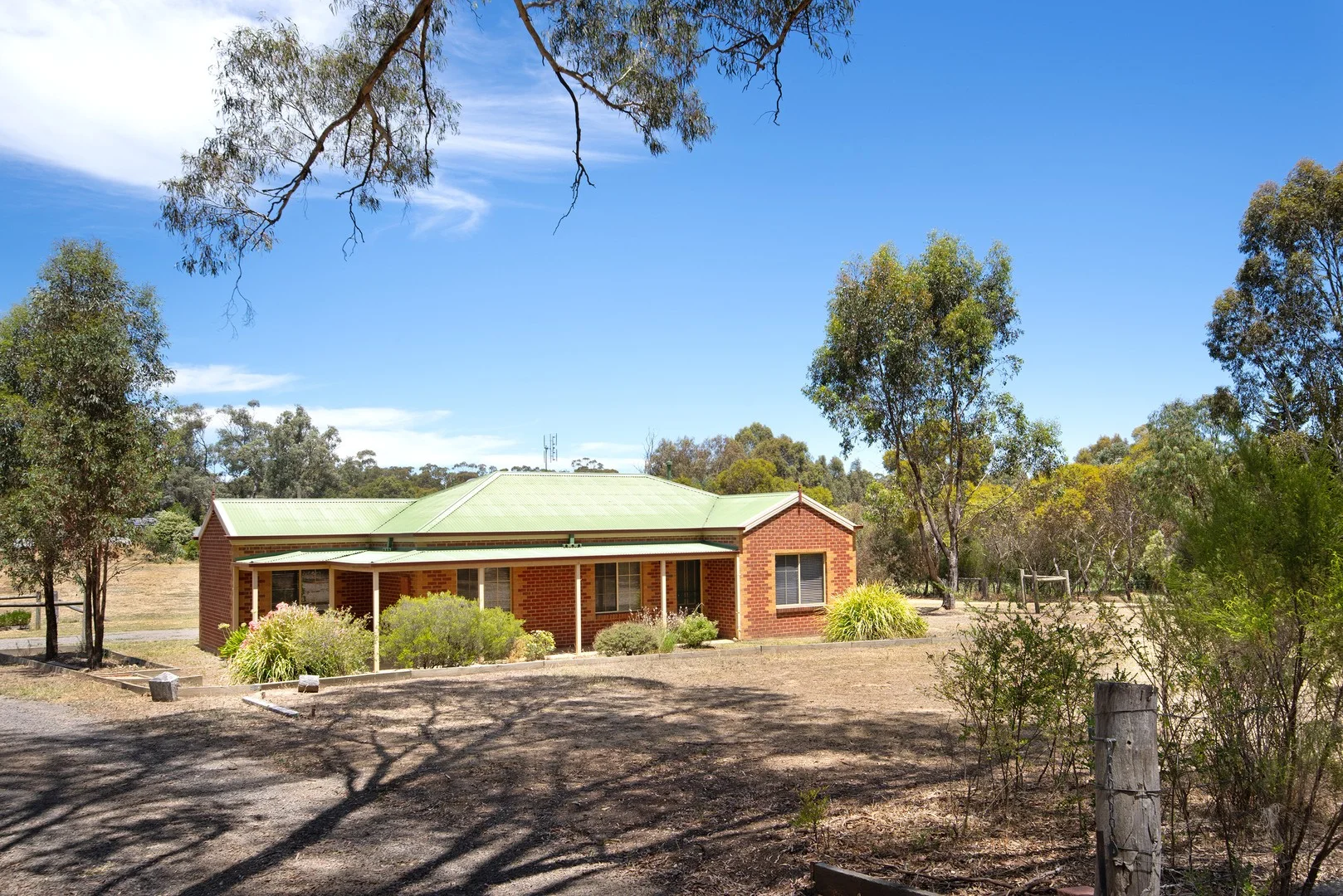 8 Hawkins Road, Campbells Creek VIC 3451