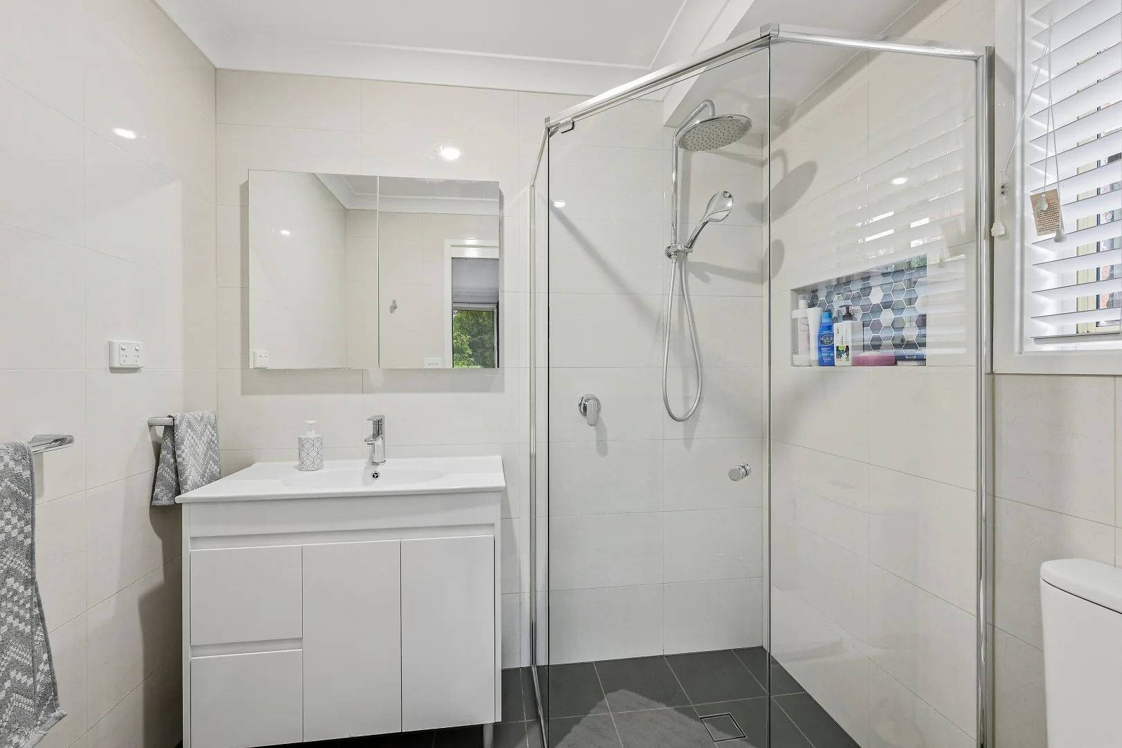 Additional image 8 of 2A Reid Road, Winmalee NSW 2777