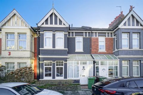 College Avenue, Plymouth PL4