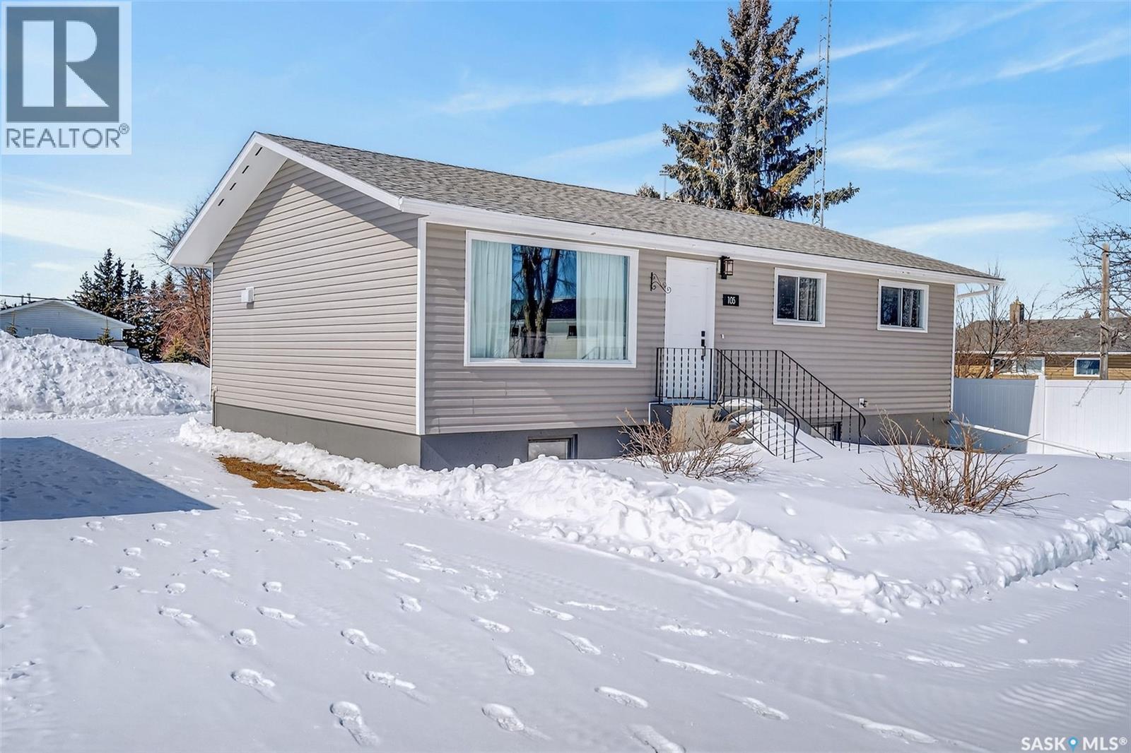 105 4th AVENUE N