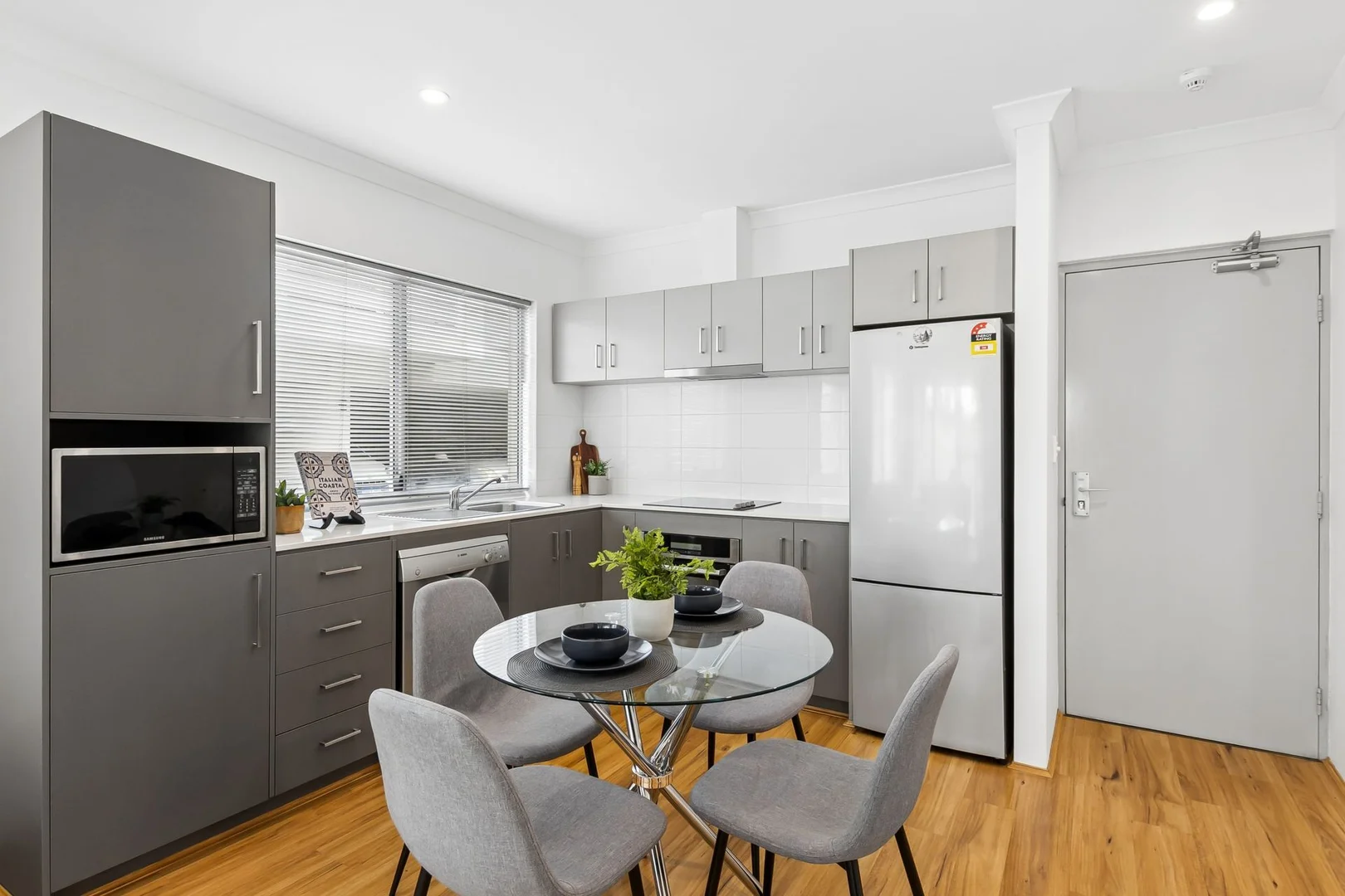 Additional image 7 of 8/130 Arlunya Avenue, Cloverdale WA 6105