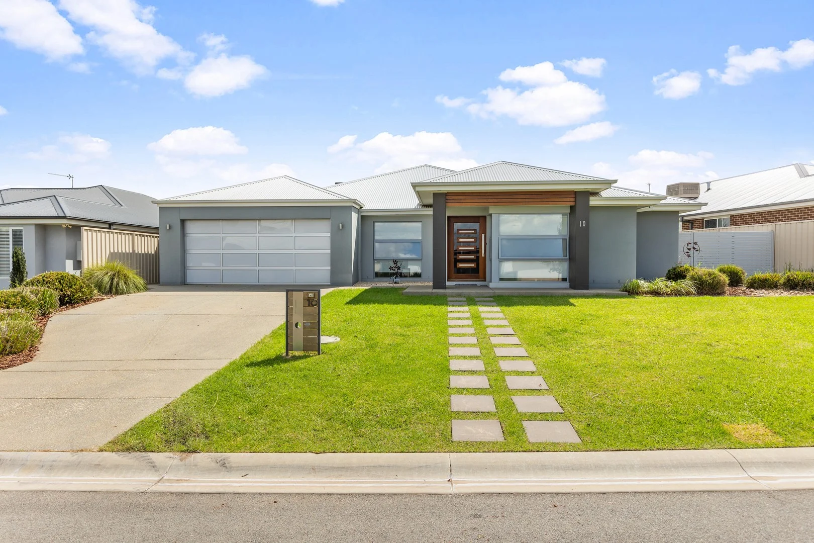10 Goonawarra Street, Gobbagombalin NSW 2650