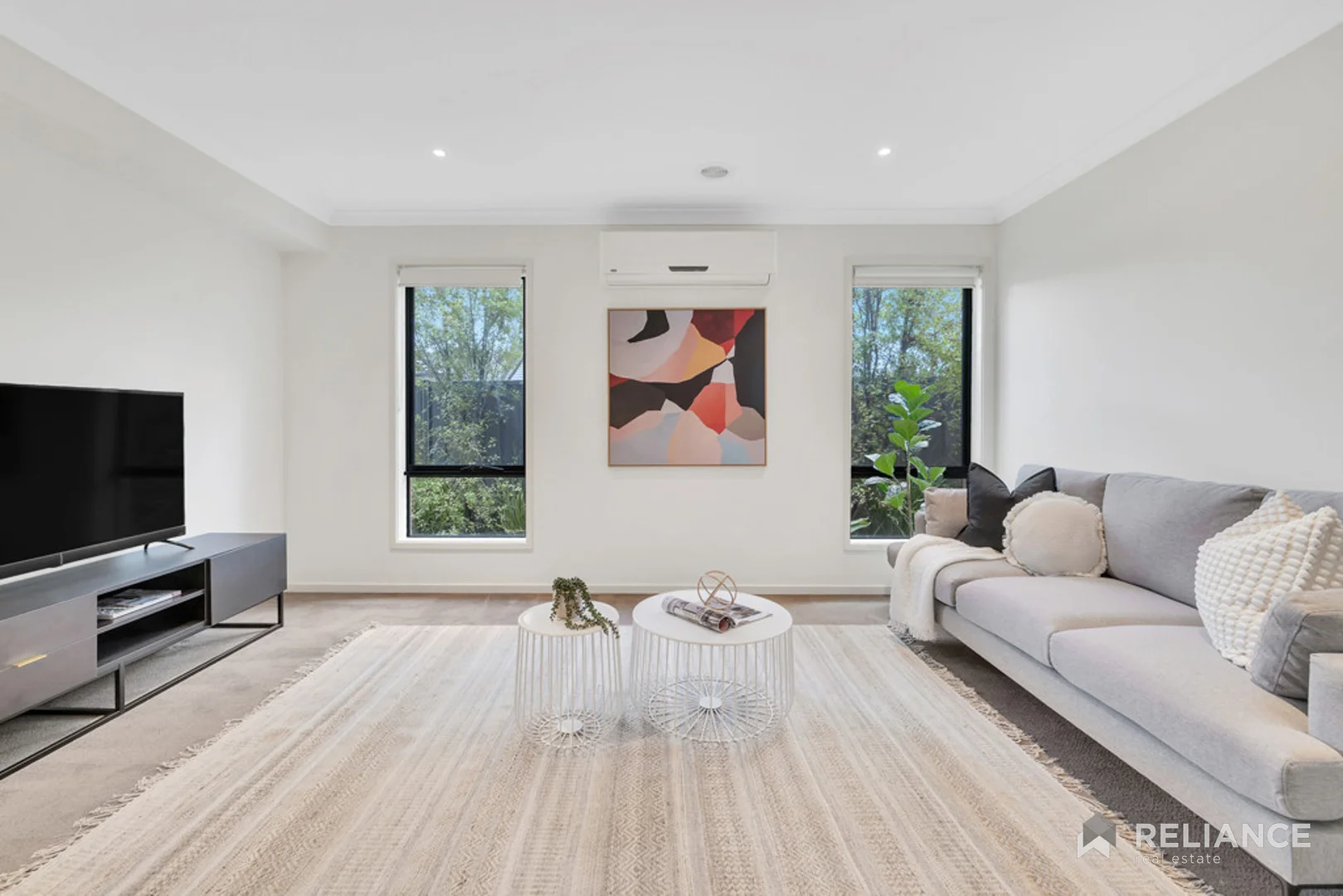 1 Lambertia Crescent, Manor Lakes VIC 3024 photo 3