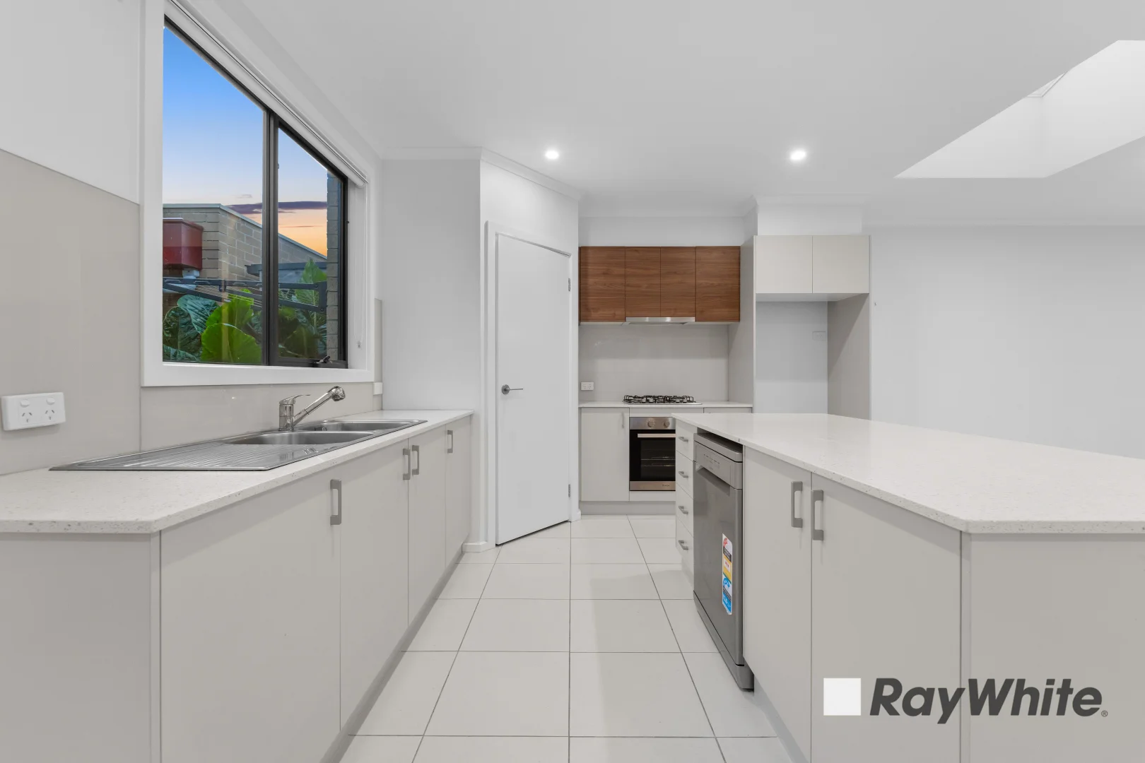Additional image 3 of 2/82 Prospect Hill Road, Narre Warren VIC 3805