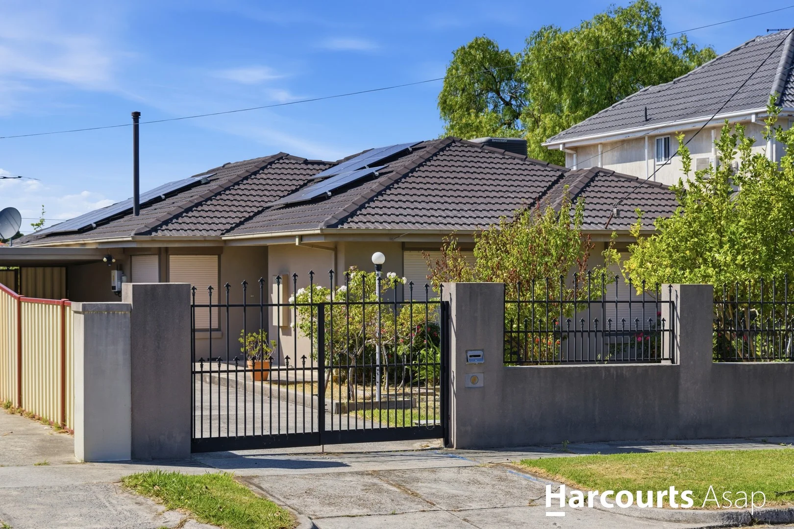 7 Jindabyne Avenue, Dandenong North VIC 3175