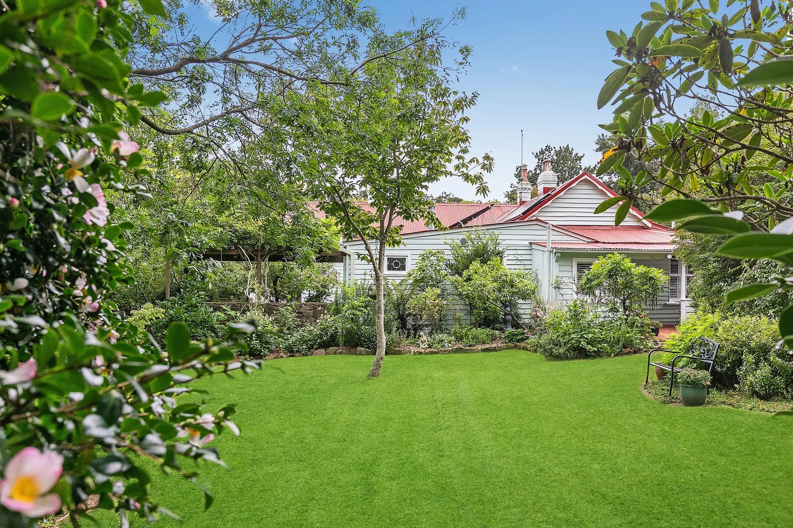 10-12 Langford Road, Wentworth Falls NSW 2782