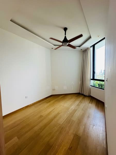105 Prince Charles Crescent photo 5