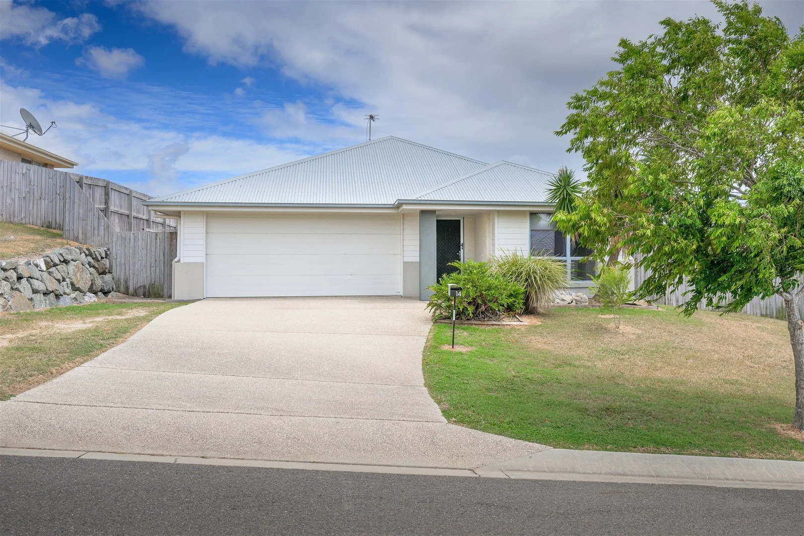 14 Blaxland Court, Glen Eden QLD 4680