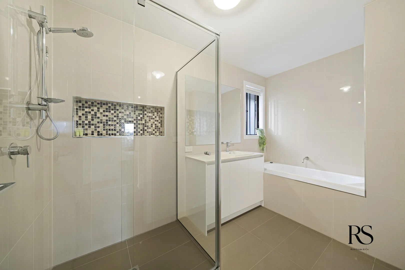 Additional image 13 of 51 Springleaf Avenue, Clyde North VIC 3978