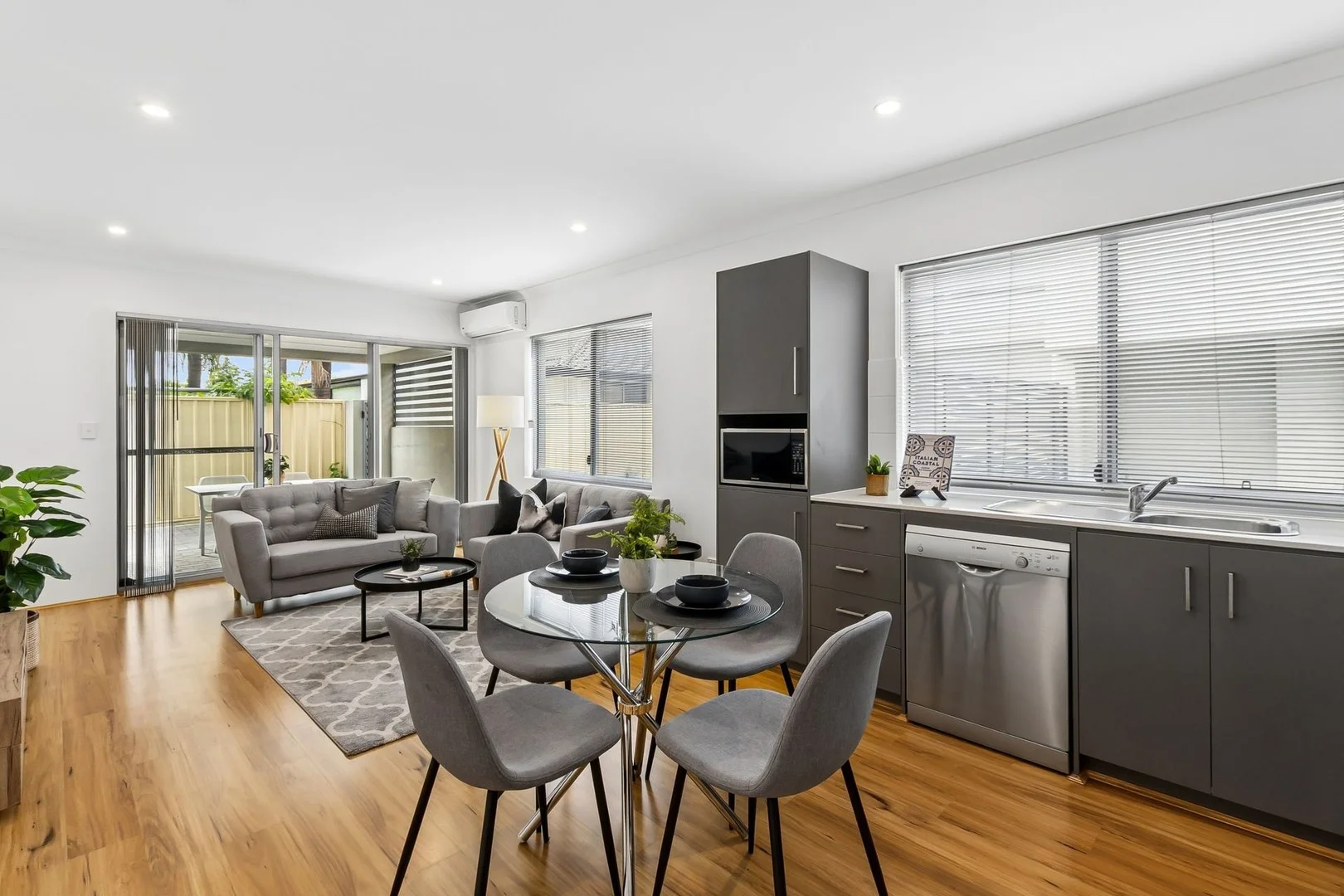 8/130 Arlunya Avenue, Cloverdale WA 6105
