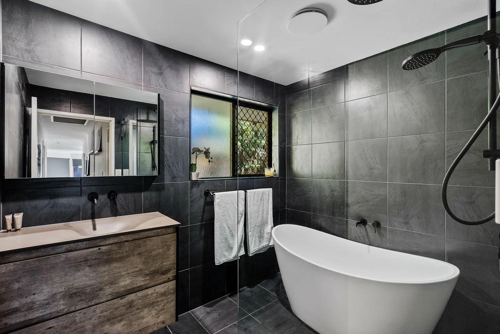 Additional image 4 of 113 Macquarie Avenue, Molendinar QLD 4214