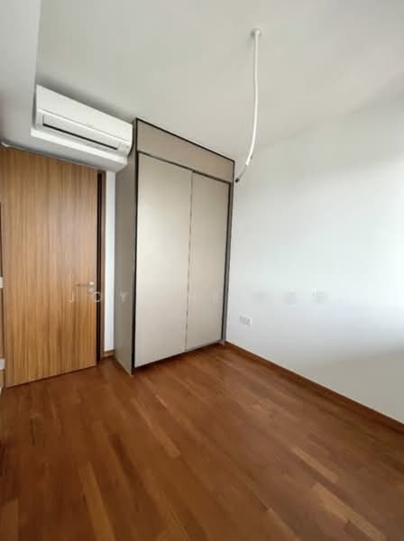 21 Stirling Road photo 3