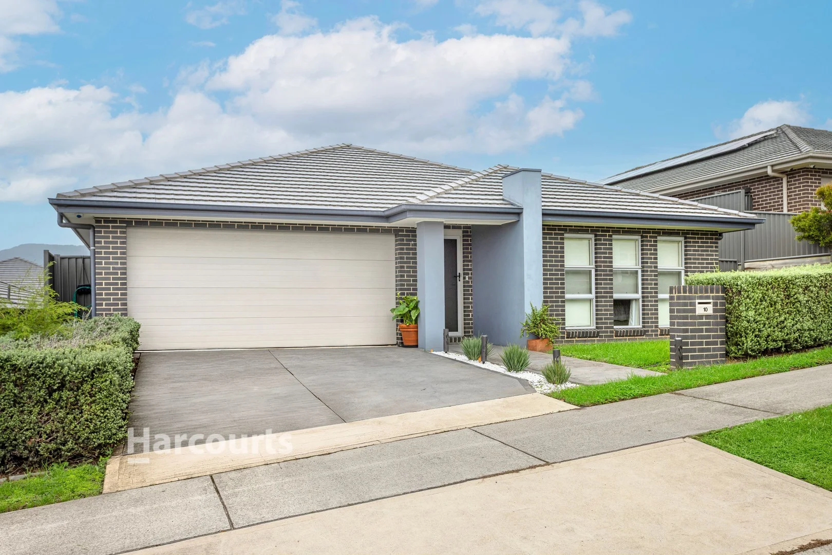 10 Farmgate Crescent, Calderwood NSW 2527
