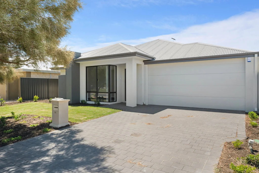 14 Swiftshire Road, Madora Bay WA 6210