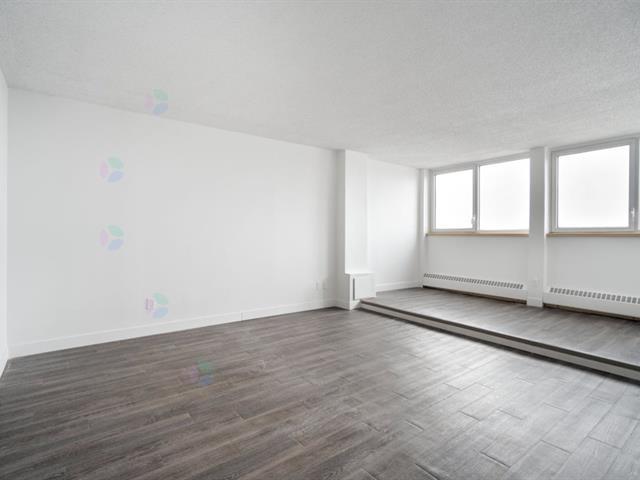2250 Rue Guy