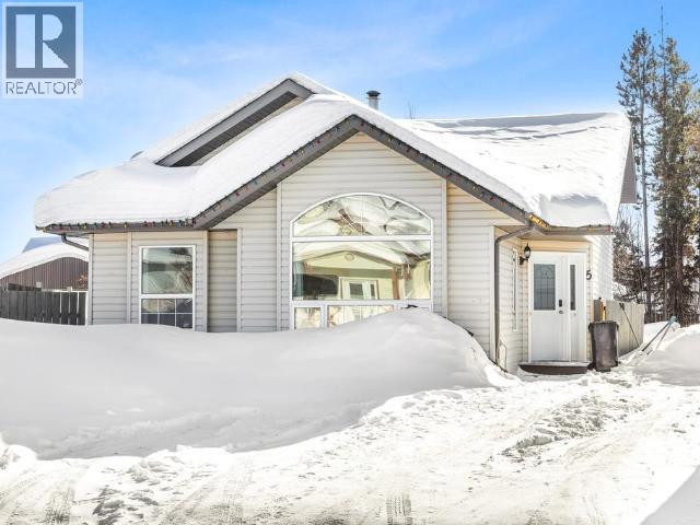 5 VALERIE CRESCENT